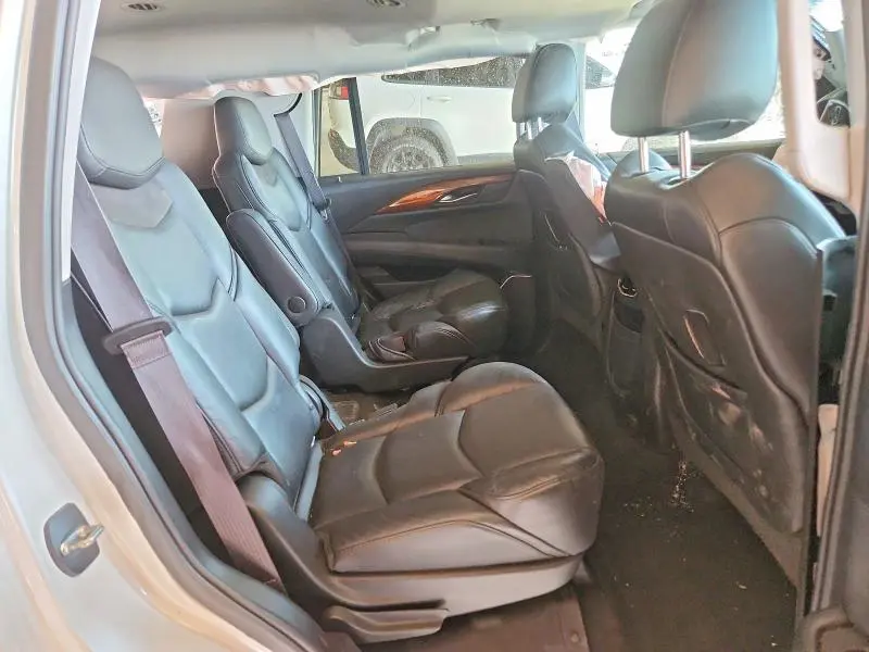 2017 CADILLAC ESCALADE LUXURY  