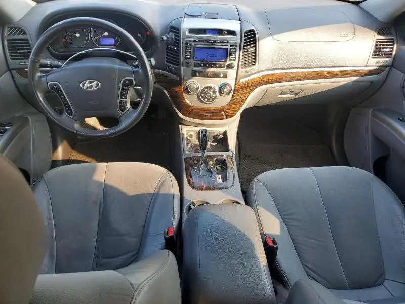 2011 HYUNDAI SANTA FE SE  