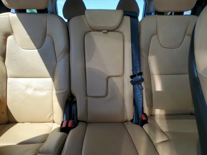 2017 VOLVO XC90 T6  