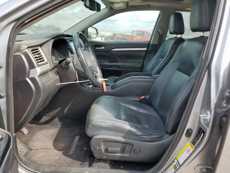 2016 TOYOTA HIGHLANDER XLE  