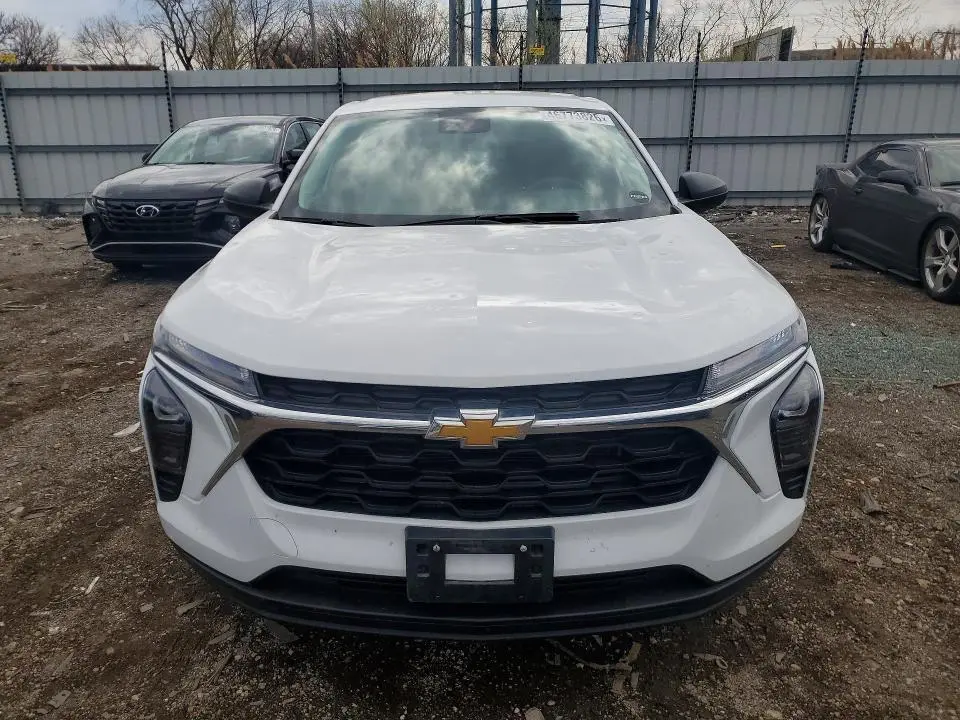 2024 CHEVROLET TRAX LS  
