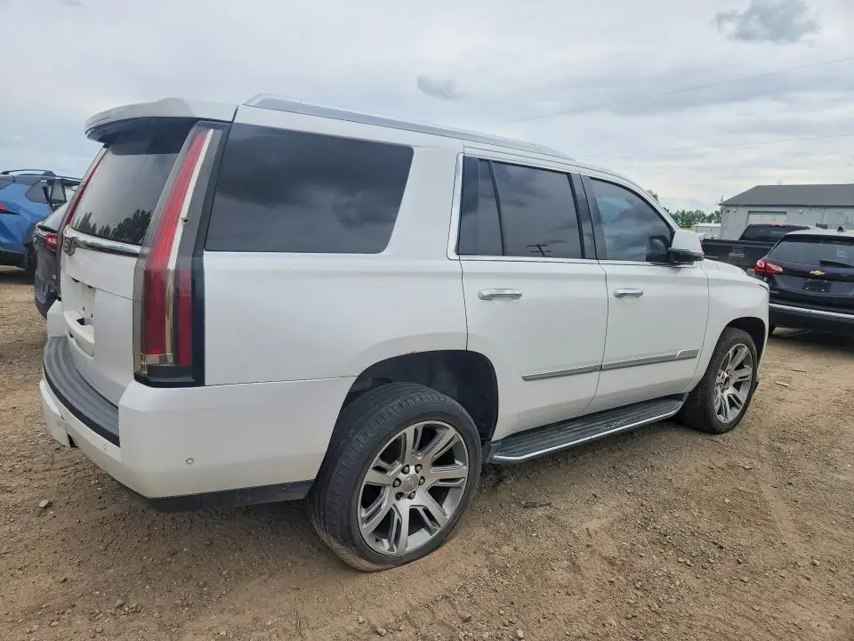 2017 CADILLAC ESCALADE 4WD LUXURY
