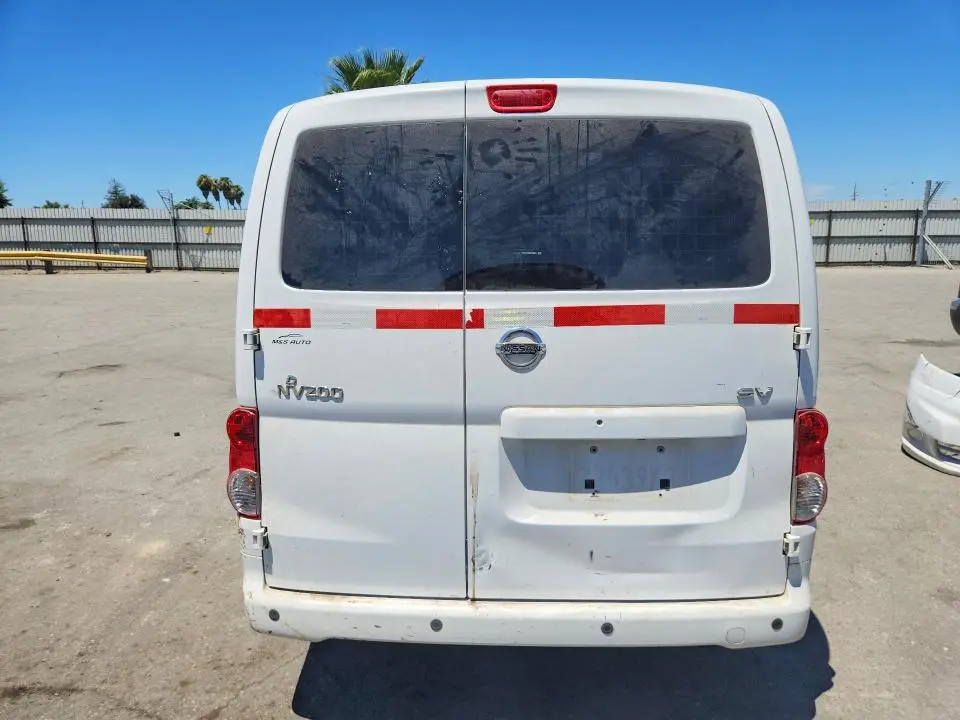 2015 NISSAN NV200 SV  