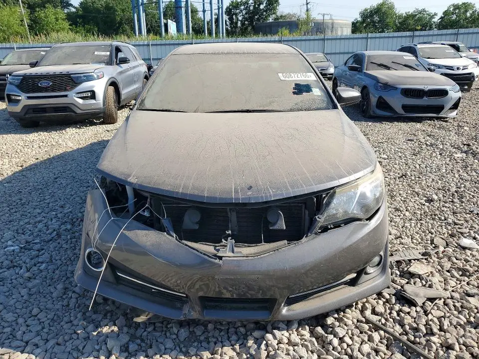 2013 TOYOTA CAMRY SE  