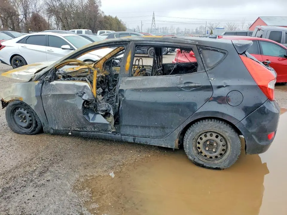 2013 HYUNDAI ACCENT GS  