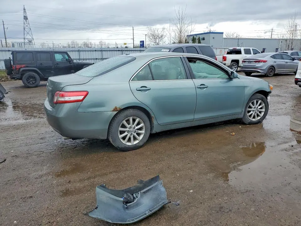 2010 TOYOTA CAMRY XLE V6  