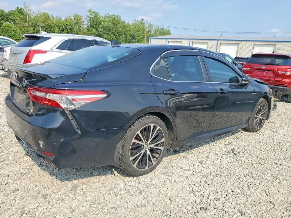 2018 TOYOTA CAMRY SE  