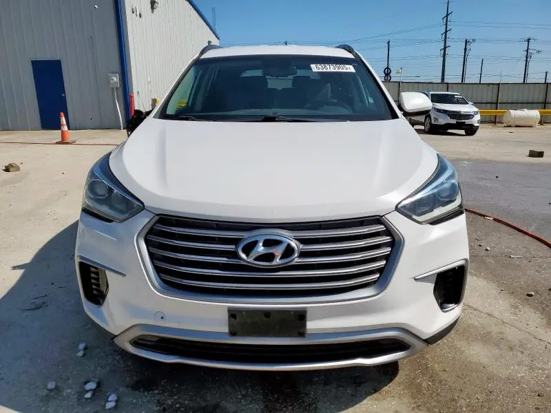 2017 HYUNDAI SANTA FE SE  