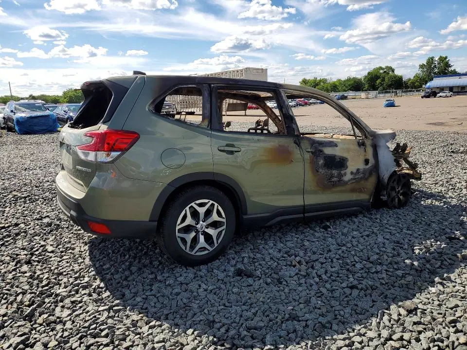 2021 SUBARU FORESTER PREMIUM  