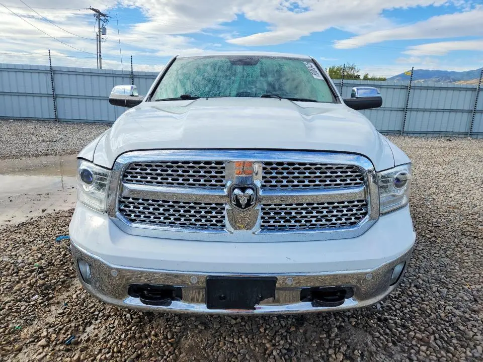 2016 RAM 1500 LARAMIE  
