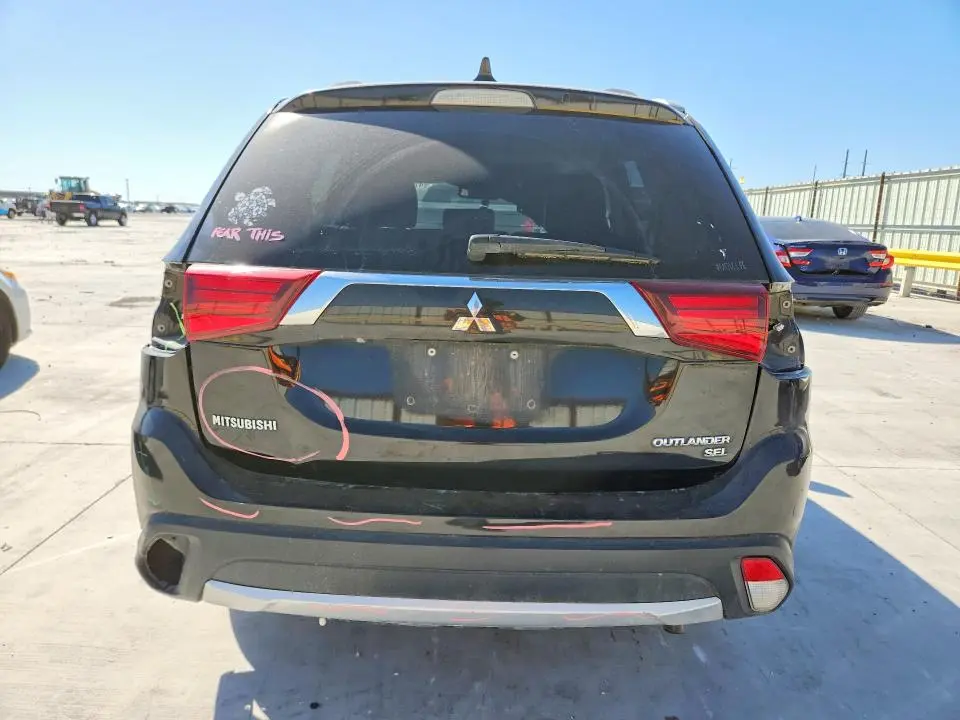 2018 MITSUBISHI OUTLANDER SE  