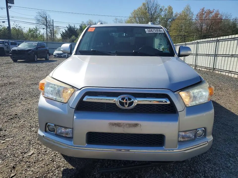 2011 TOYOTA 4RUNNER SR5  