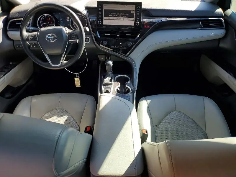 2021 TOYOTA CAMRY XLE  