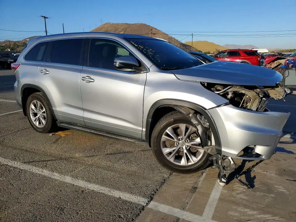 2015 TOYOTA HIGHLANDER XLE  