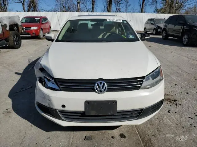 2013 VOLKSWAGEN JETTA SE  