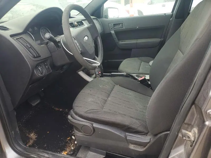 2010 FORD FOCUS SE  