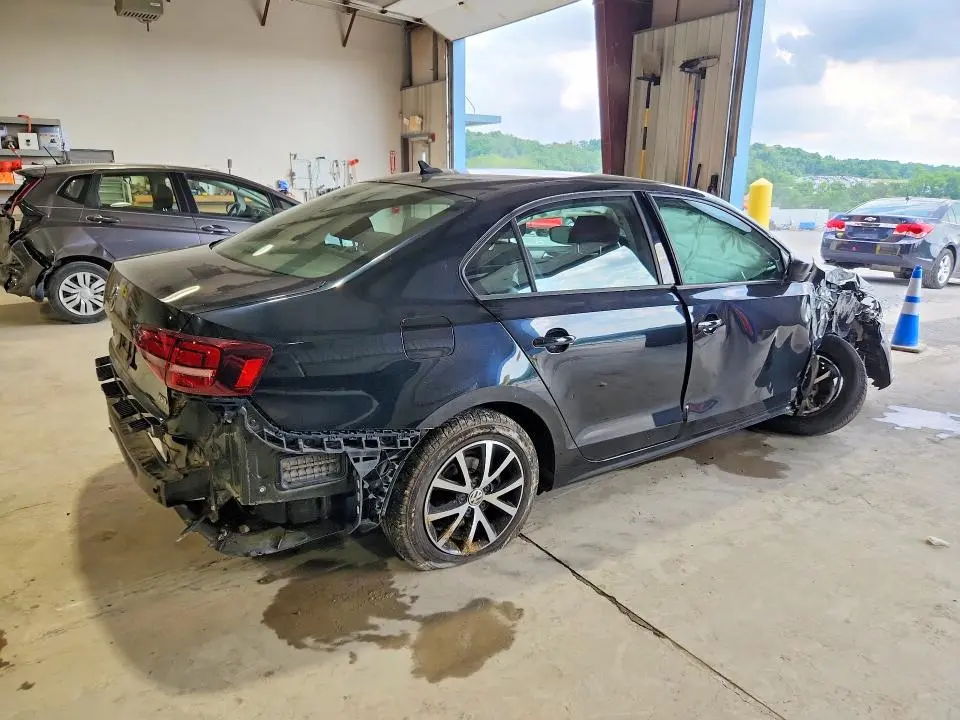 2016 VOLKSWAGEN JETTA SE  