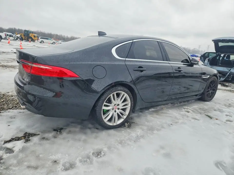 2016 JAGUAR XF PRESTIGE  