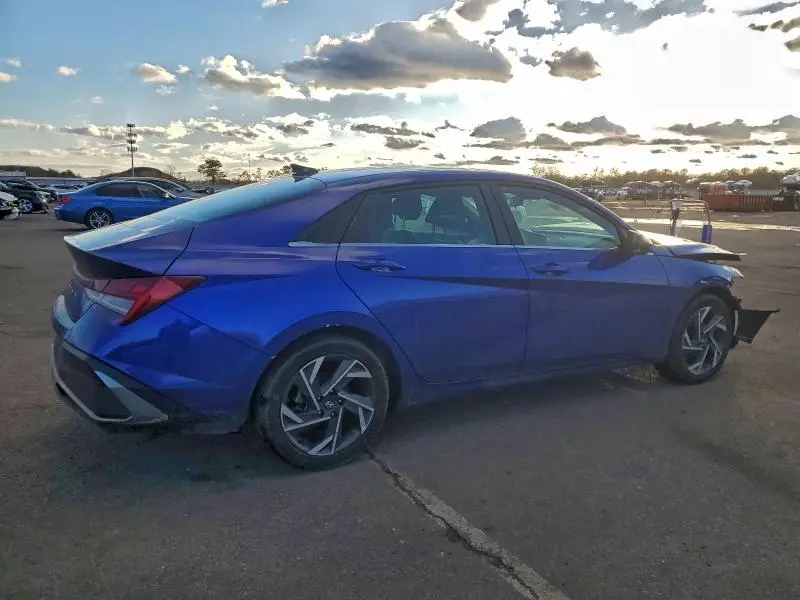 2025 HYUNDAI ELANTRA SEL  