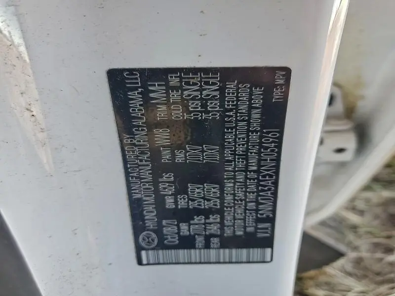 2022 HYUNDAI TUCSON SE  