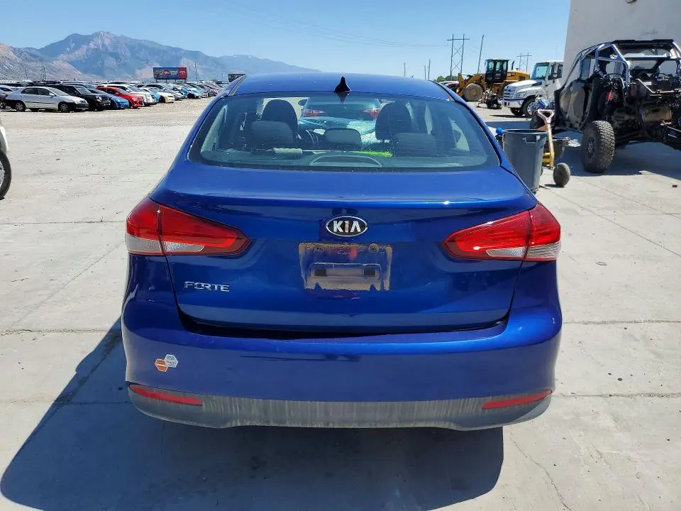 2018 KIA FORTE LX  
