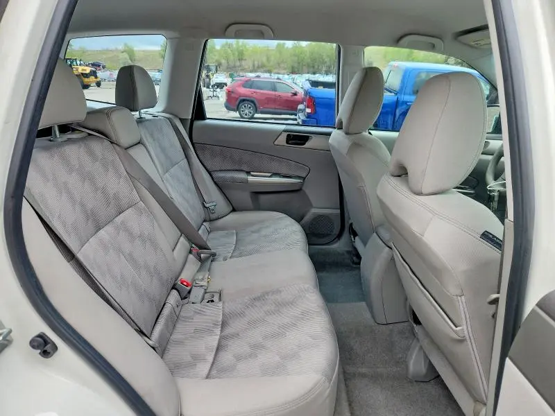 2010 SUBARU FORESTER XS  