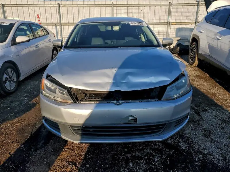 2012 VOLKSWAGEN JETTA SE  