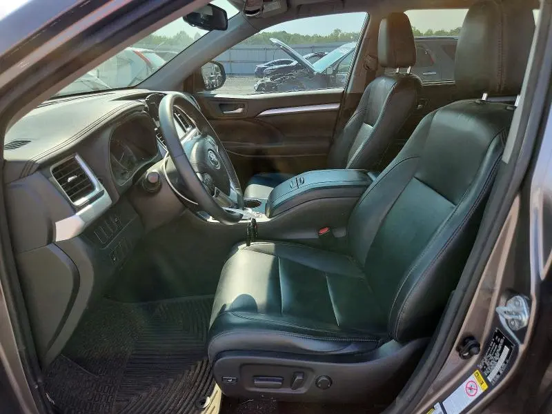2016 TOYOTA HIGHLANDER XLE  