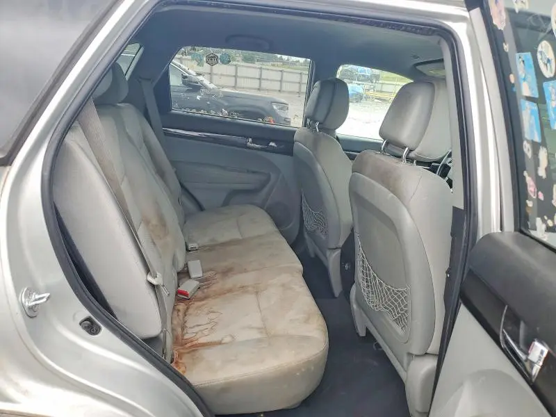 2011 KIA SORENTO LX  