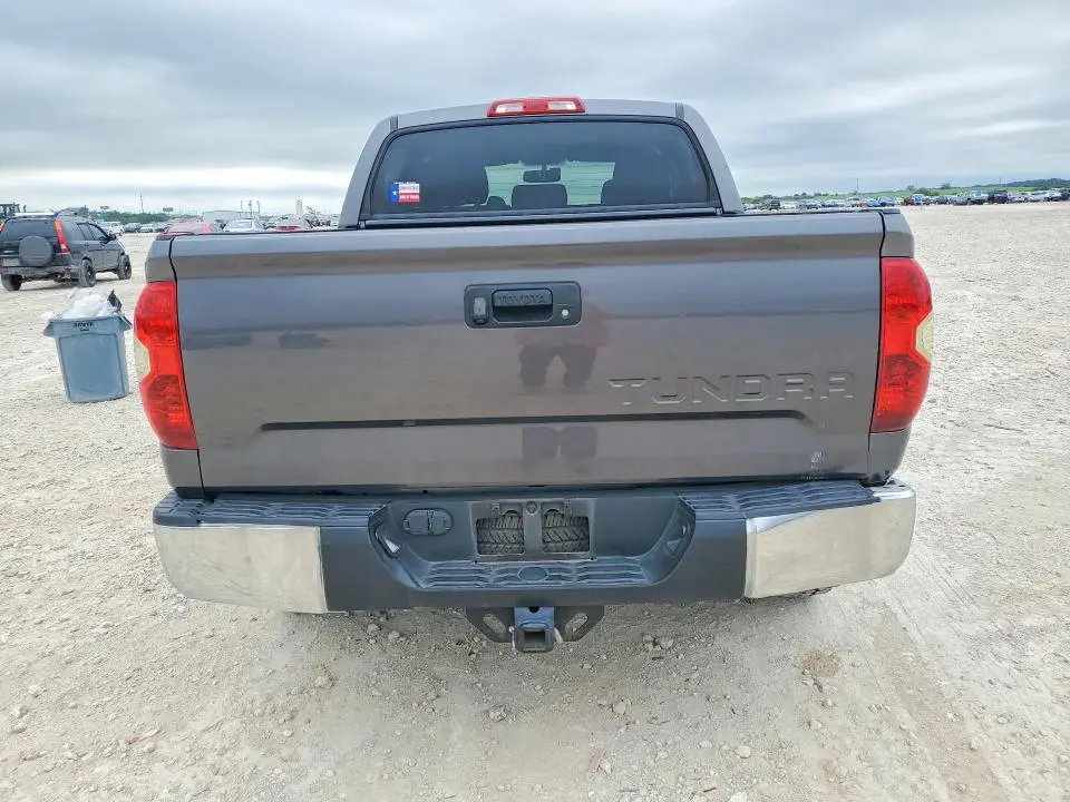 2016 TOYOTA TUNDRA CREWMAX SR5  