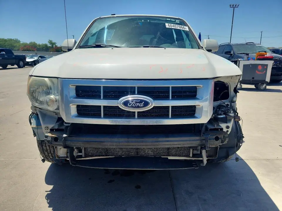 2011 FORD ESCAPE LIMITED  