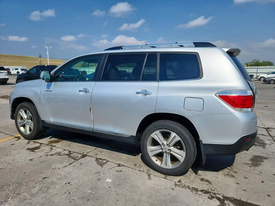 2013 TOYOTA HIGHLANDER LIMITED  