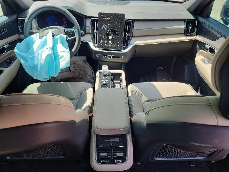 2026 VOLVO XC90 PLUS  