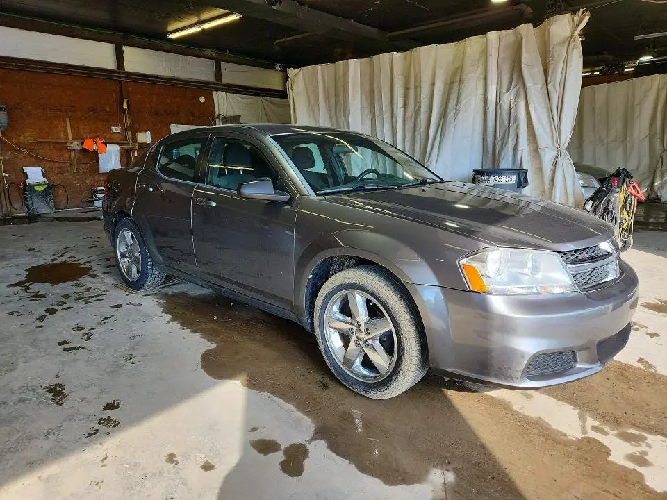 2013 DODGE AVENGER SE  