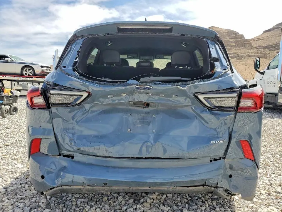 2023 FORD ESCAPE ST LINE SELECT  