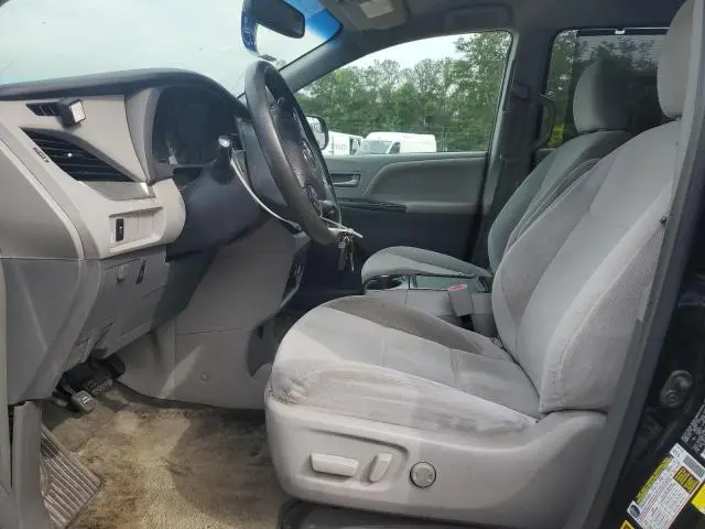 2015 TOYOTA SIENNA LE  