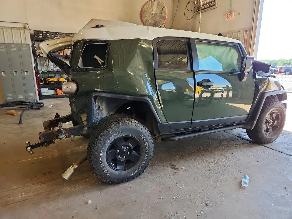 2010 TOYOTA FJ CRUISER BASE  