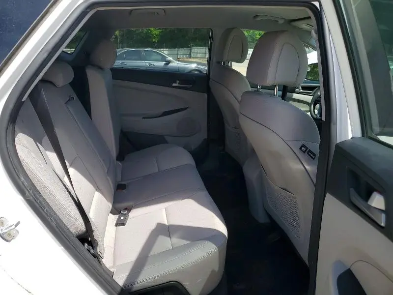 2018 HYUNDAI TUCSON SE  
