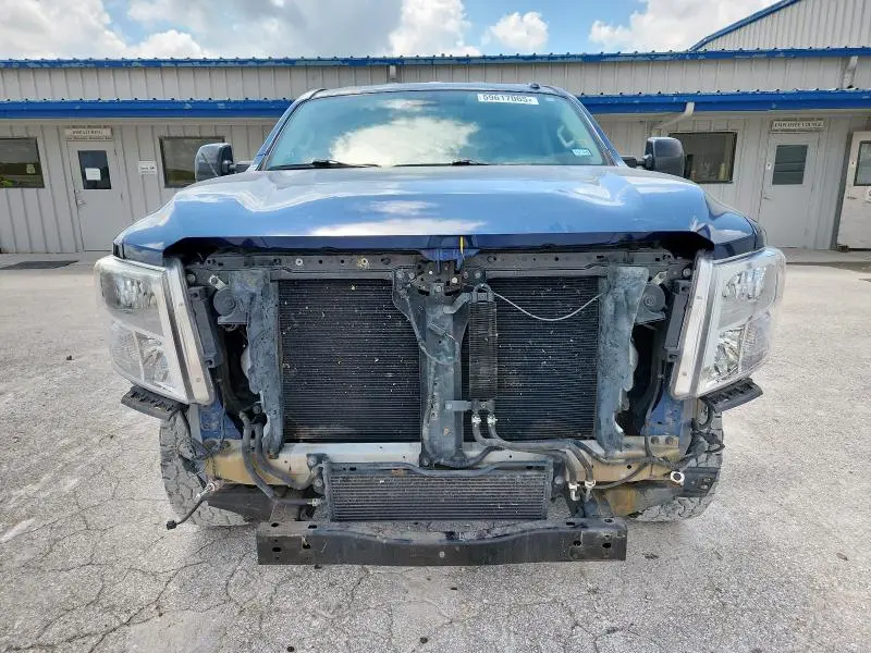 2017 NISSAN TITAN XD SL  
