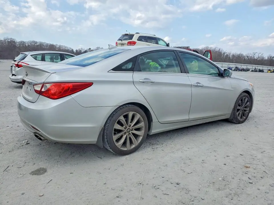 2013 HYUNDAI SONATA SE  