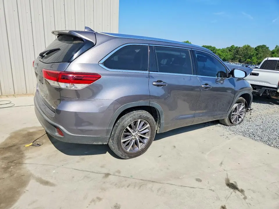 2018 TOYOTA HIGHLANDER XLE  