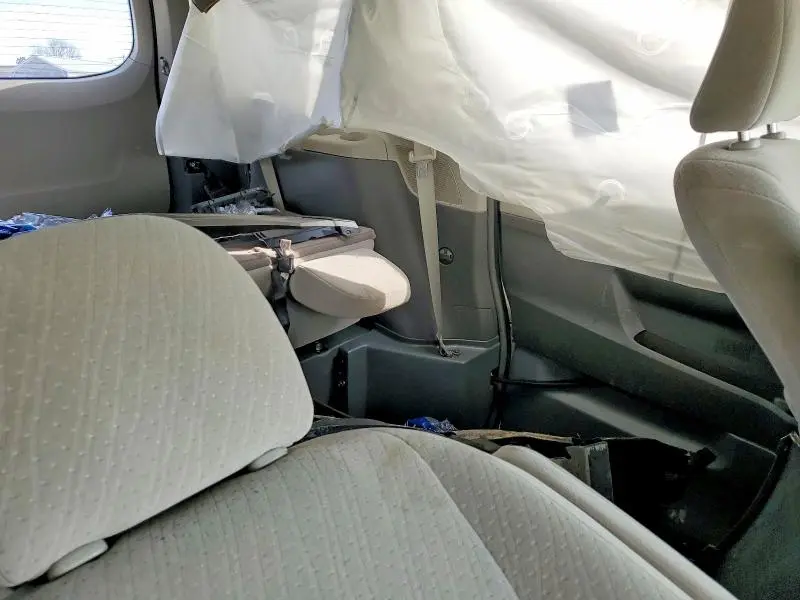 2015 TOYOTA SIENNA LE  