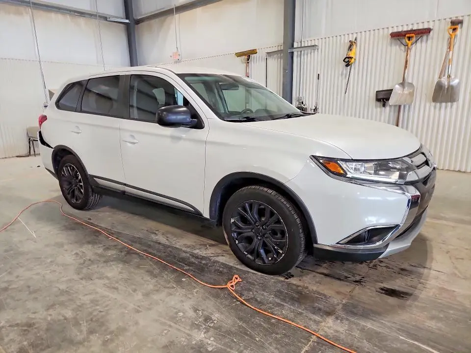 2017 MITSUBISHI OUTLANDER ES  