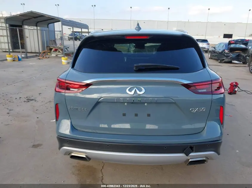 2022 INFINITI QX50 LUXE