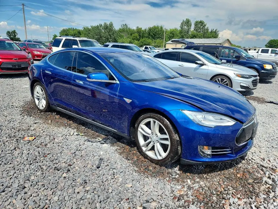 2015 TESLA MODEL S   