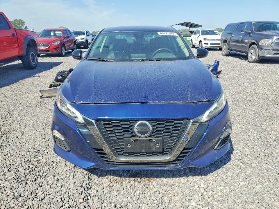 2022 NISSAN ALTIMA SR  