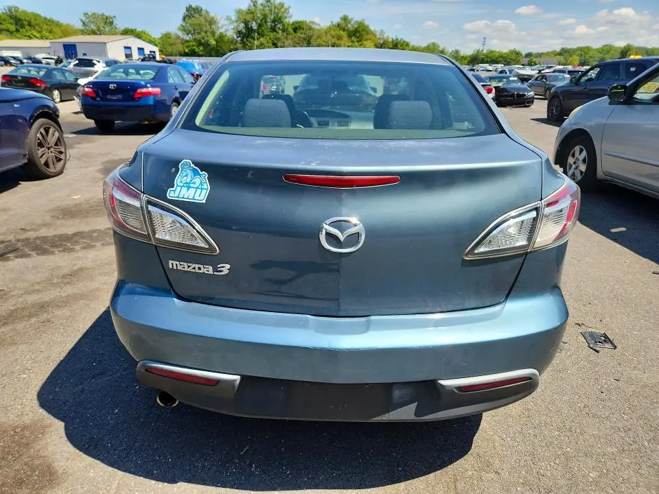 2010 MAZDA 3   