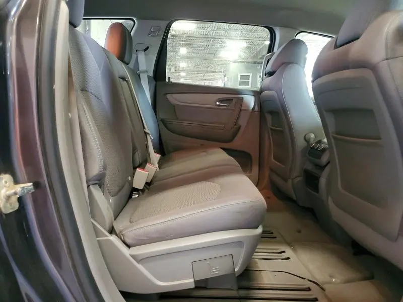 2013 CHEVROLET TRAVERSE LS  