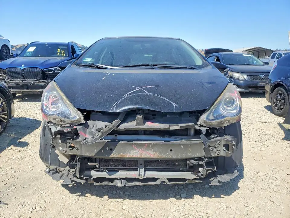 2015 TOYOTA PRIUS C ONE  