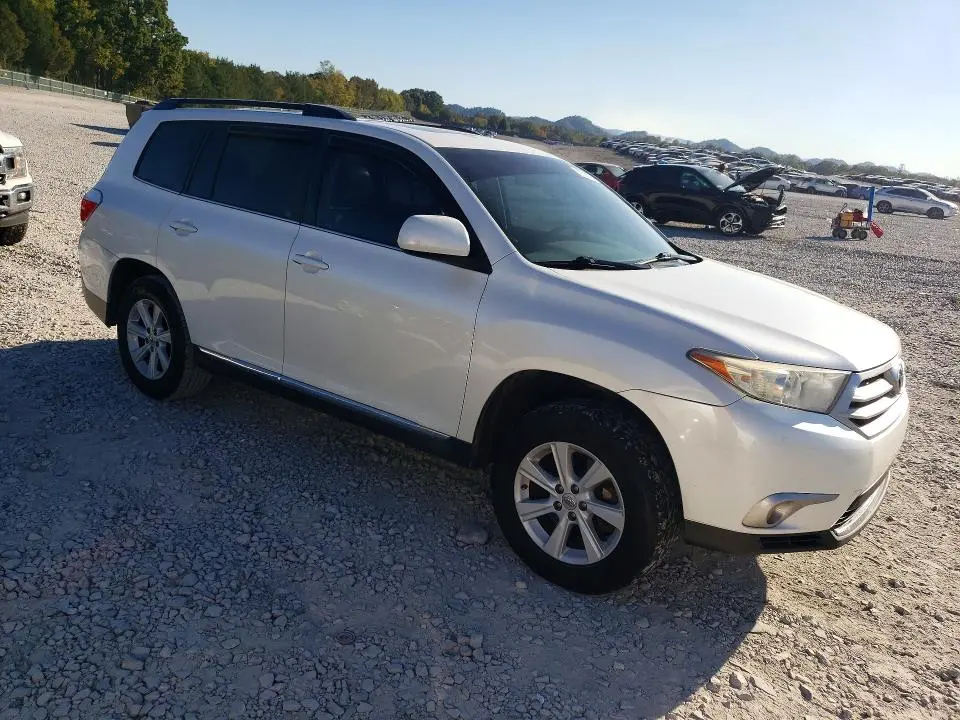 2013 TOYOTA HIGHLANDER SE  